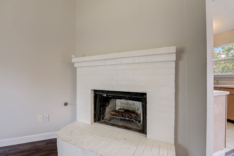 Photo 34 of 37 - 9032 Elbe Trl, Fort Worth, TX 76118