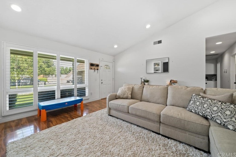 Photo 4 of 45 - 14862 Rolling Ridge Dr, Chino Hills, CA 91709