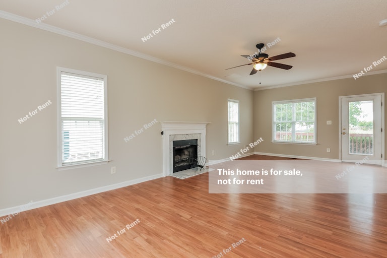 Photo 10 of 25 - 1112 Feldmen Dr, Raleigh, NC 27603