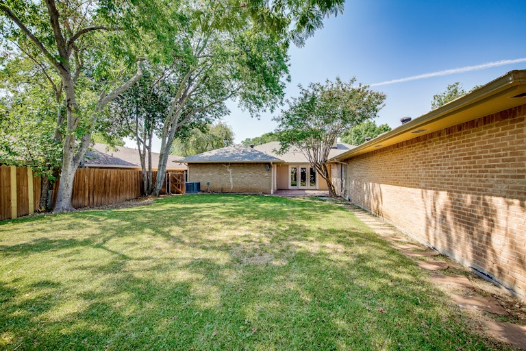 Photo 31 of 31 - 3849 Calculus Dr, Dallas, TX 75244