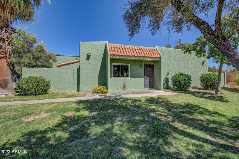 Photo 1 of 31 - 822 E Cochise Dr, Phoenix, AZ 85020