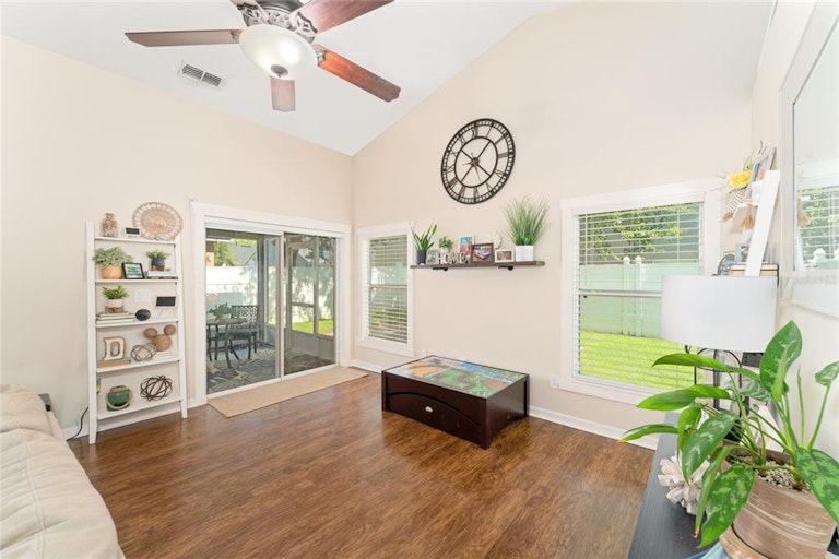 Photo 9 of 36 - 565 Maidenhair Ct, Orange City, FL 32763