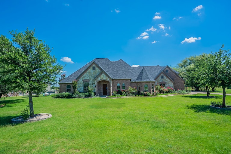Photo 1 of 34 - 1509 Western Willow Dr, Haslet, TX 76052