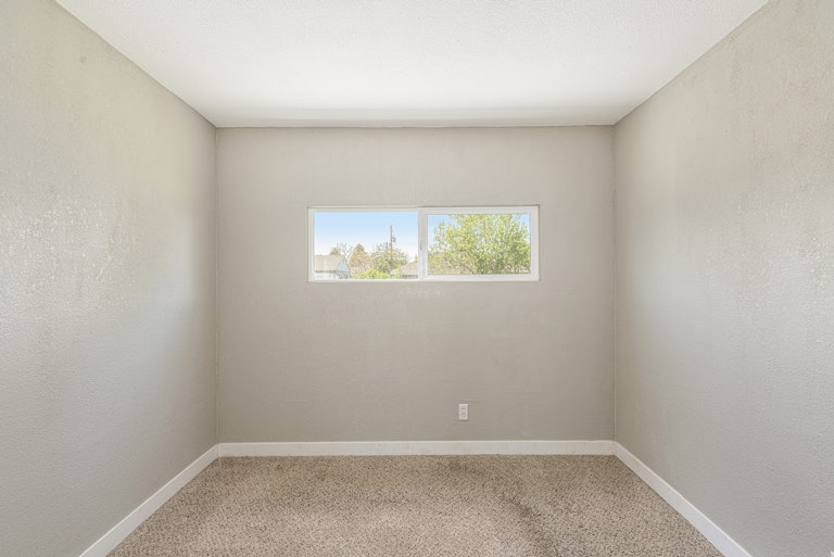 Photo 15 of 19 - 750 Macon St, Aurora, CO 80010