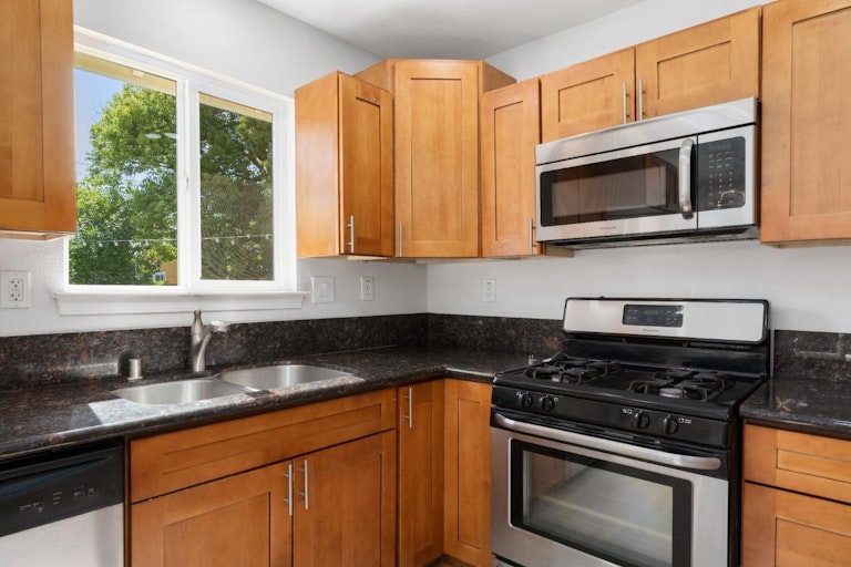 Photo 15 of 42 - 5742 Fairvale Way, Orangevale, CA 95662