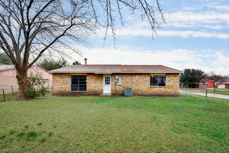 Photo 26 of 27 - 7302 Christie Ln, Dallas, TX 75249