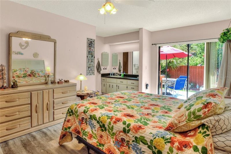 Photo 16 of 34 - 547 Market Sq W, Lakeland, FL 33813