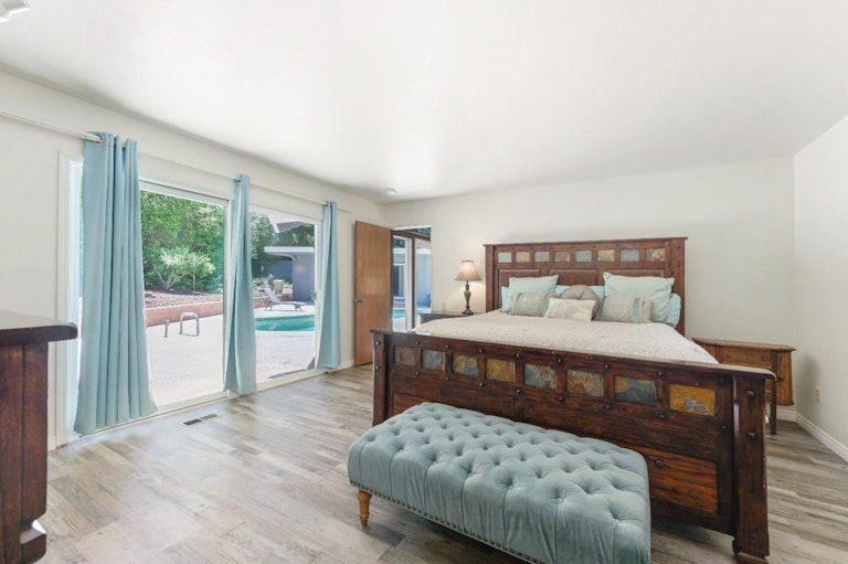 Photo 22 of 52 - 7373 Nob Hill Dr, Carmichael, CA 95608