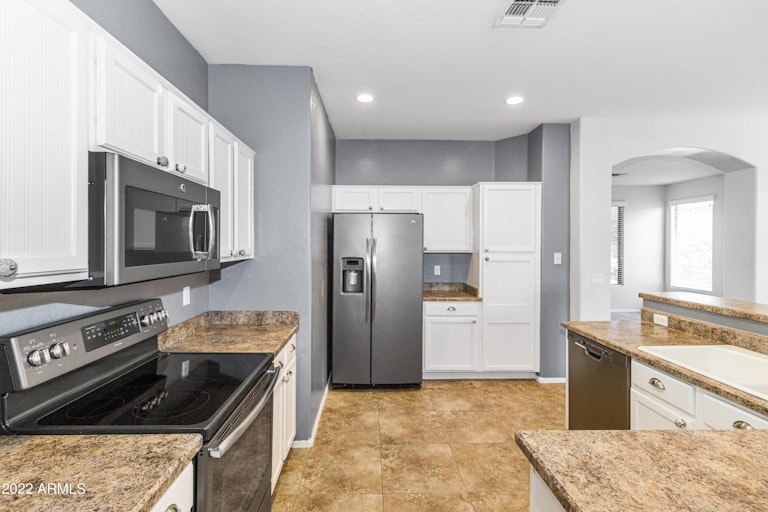 Photo 4 of 23 - 29919 N Little Leaf Dr, San Tan Valley, AZ 85143