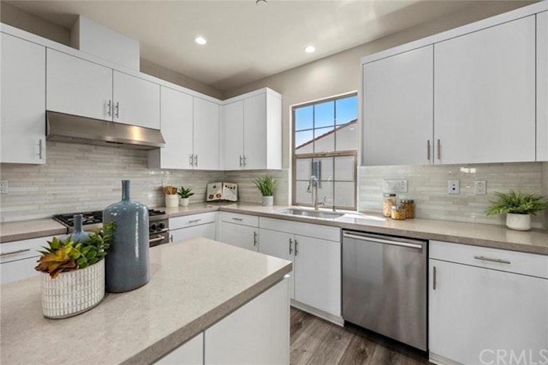 Photo 15 of 31 - 219 Elkhorn, Irvine, CA 92618