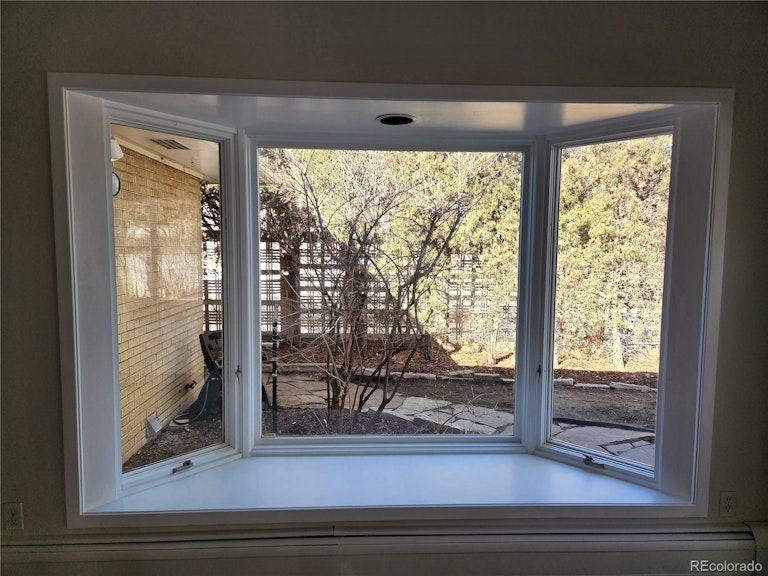 Photo 35 of 39 - 125 Southmoor Dr, Denver, CO 80220