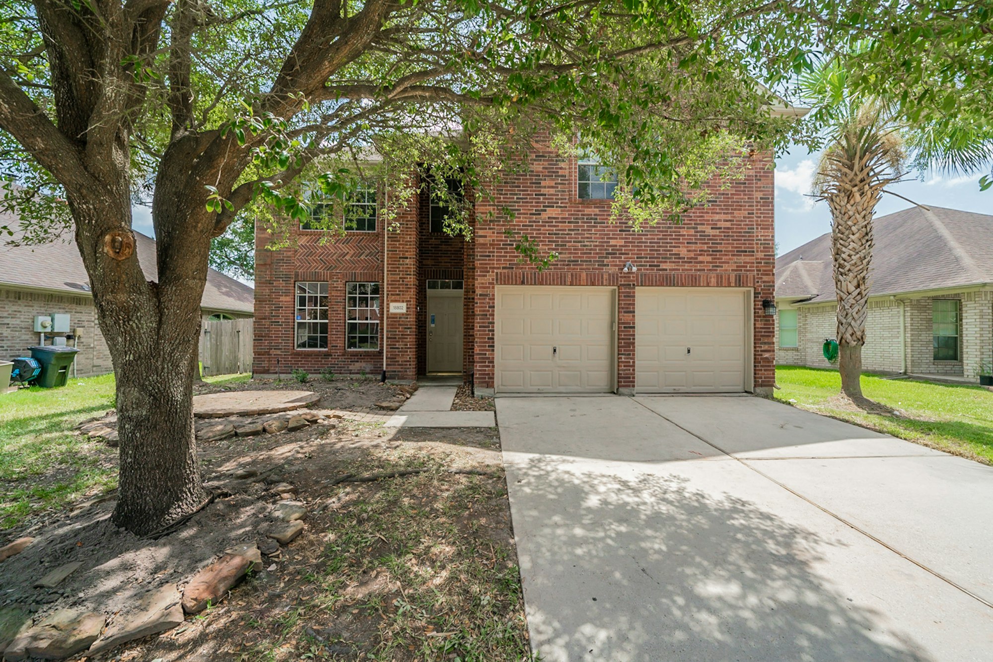 Photo 1 of 32 - 18802 Atascocita Forest Dr, Humble, TX 77346