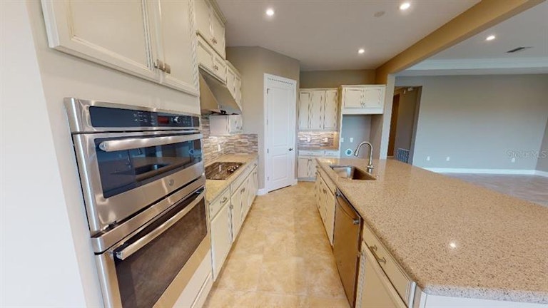 Photo 5 of 18 - 5014 Freccia Loop, Wesley Chapel, FL 33543
