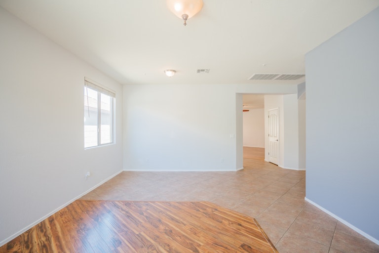 Photo 12 of 20 - 7194 W Lone Tree Trl, Peoria, AZ 85383