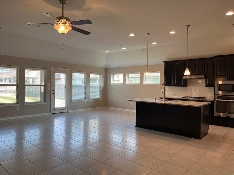 Photo 5 of 23 - 12322 Carita Ct, Richmond, TX 77406