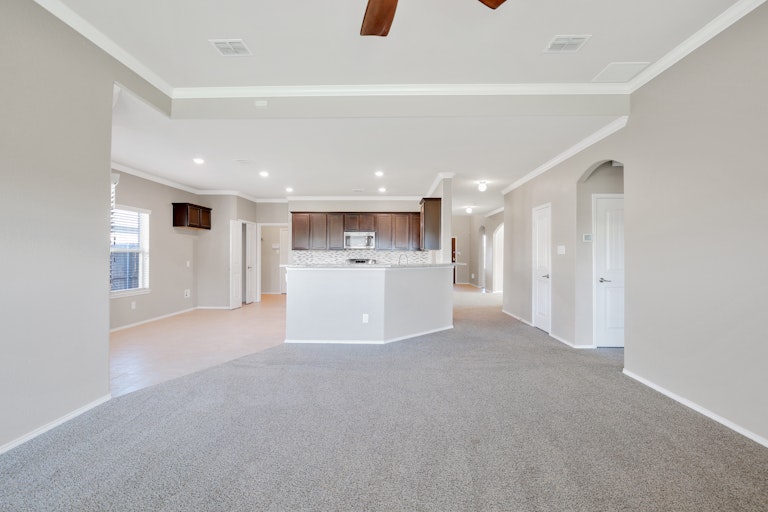 Photo 12 of 27 - 528 Peach Ln, Burleson, TX 76028