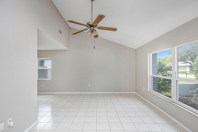 Photo 8 of 18 - 3139 Bordeaux Ln, Clearwater, FL 33759
