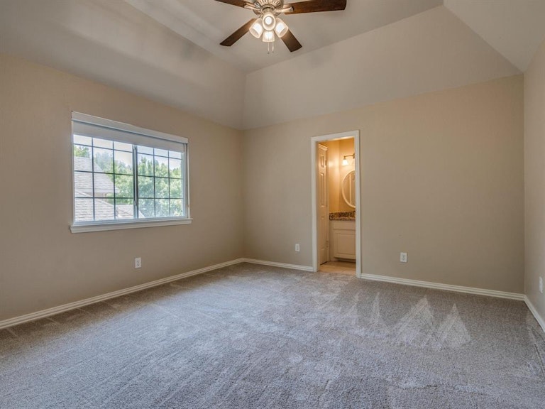 Photo 25 of 32 - 2524 Oak Brook Dr, Bedford, TX 76021