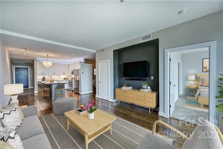 Photo 3 of 48 - 333 W Trade St #1501, Charlotte, NC 28202