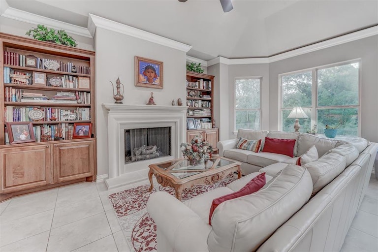 Photo 12 of 31 - 2026 Pecan St, Katy, TX 77494