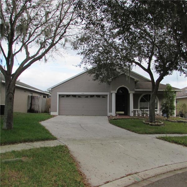 Photo 2 of 19 - 3520 Gray Whetstone St, Brandon, FL 33511