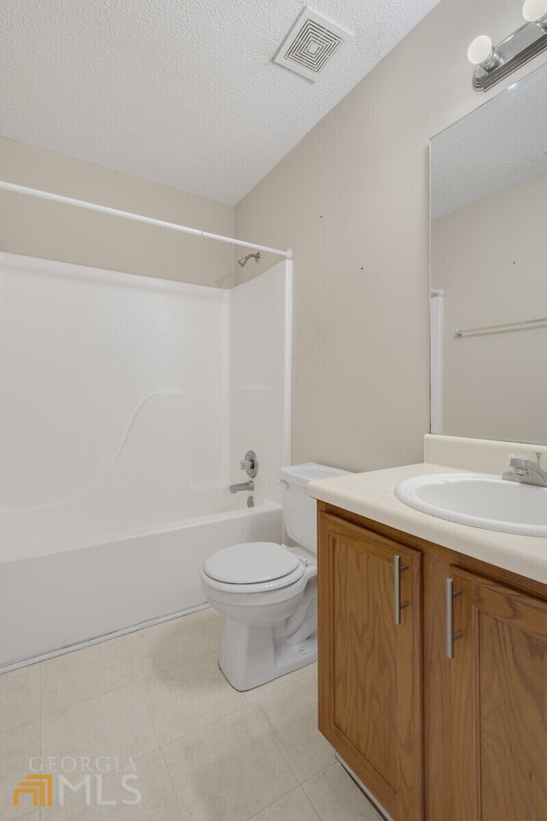 Photo 22 of 34 - 5479 Sweetsprings Dr SW, Powder Springs, GA 30127