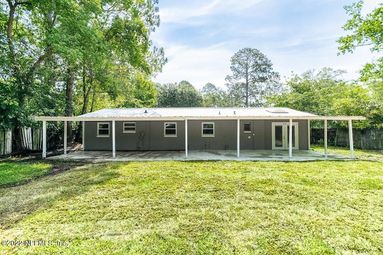 Photo 15 of 17 - 13350 Beall Ave, Jacksonville, FL 32218