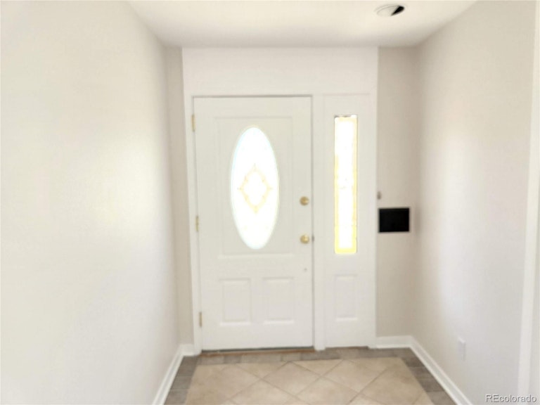 Photo 18 of 39 - 125 Southmoor Dr, Denver, CO 80220