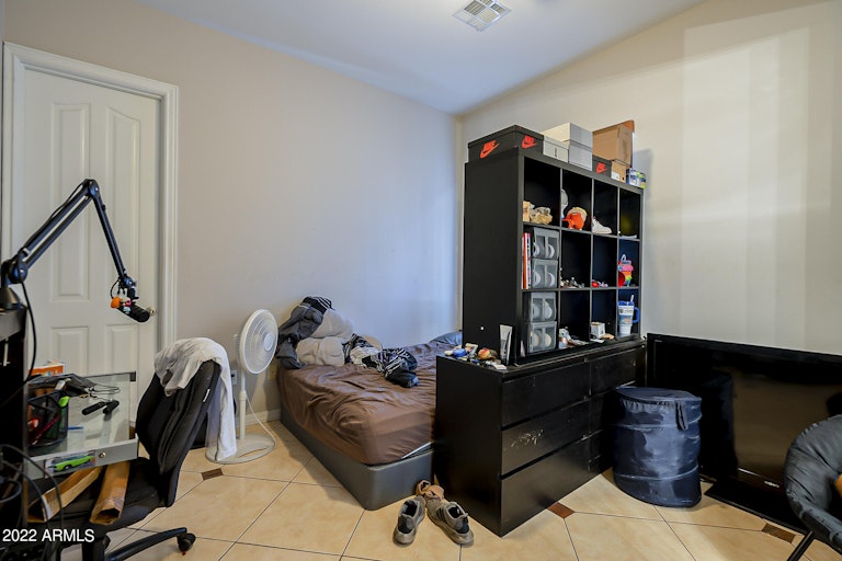 Photo 31 of 40 - 4206 S 65th Dr, Phoenix, AZ 85043