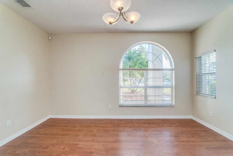 Photo 13 of 28 - 14250 Nottingham Way Cir, Orlando, FL 32828