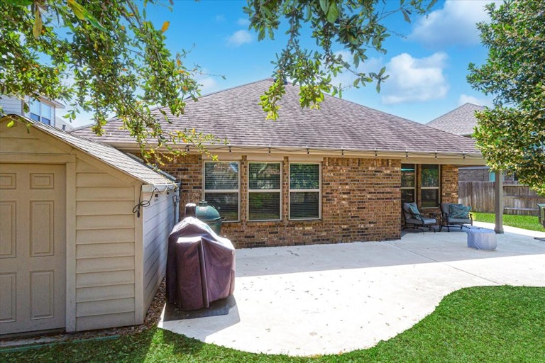 Photo 29 of 35 - 28518 English Turn Dr, Katy, TX 77494