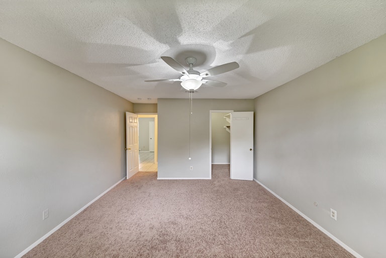 Photo 15 of 24 - 1124 Park Center Ct, Saginaw, TX 76179