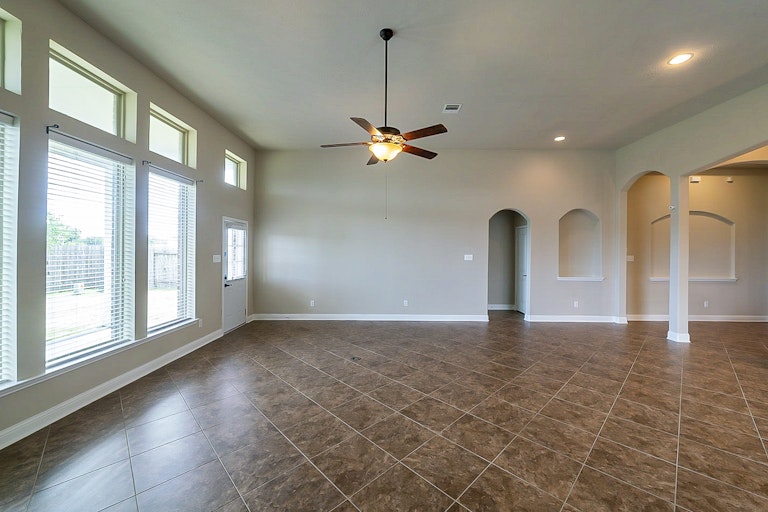 Photo 13 of 30 - 2457 Porto Way, League City, TX 77573