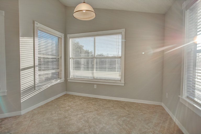 Photo 14 of 33 - 22 Moor Green Ct, Ocoee, FL 34761