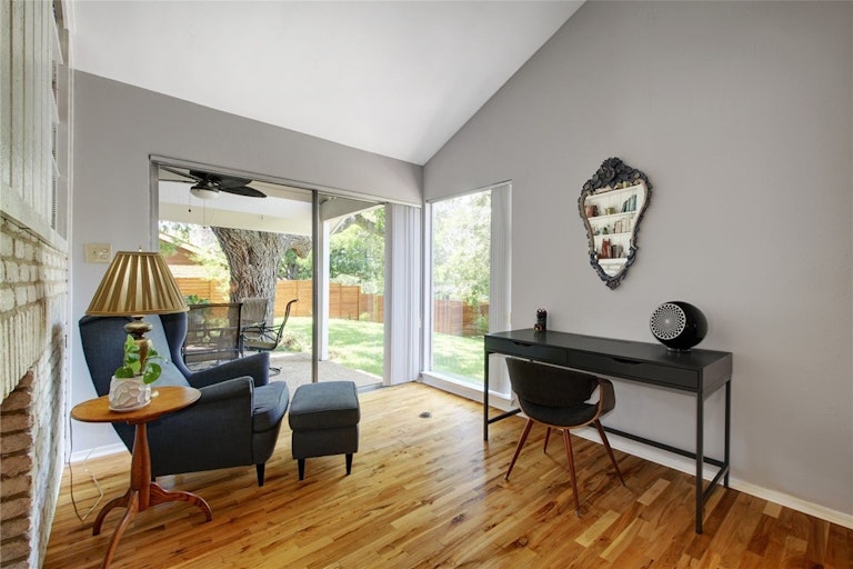 Photo 17 of 30 - 12308 Indian Mound Dr, Austin, TX 78758