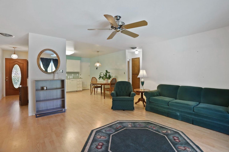 Photo 5 of 20 - 406 Tioga Dr, Lodi, CA 95242
