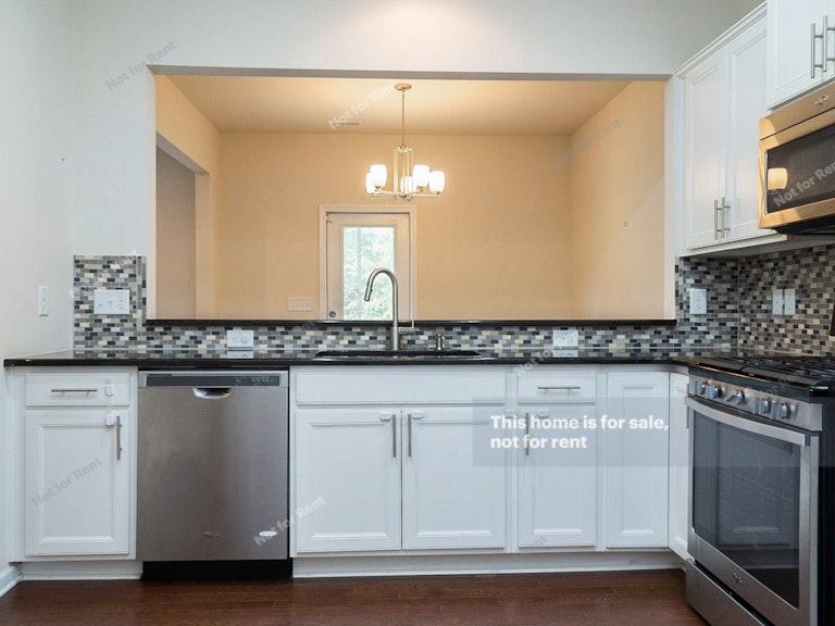 Photo 7 of 33 - 222 Lynchwick Ln, Durham, NC 27703
