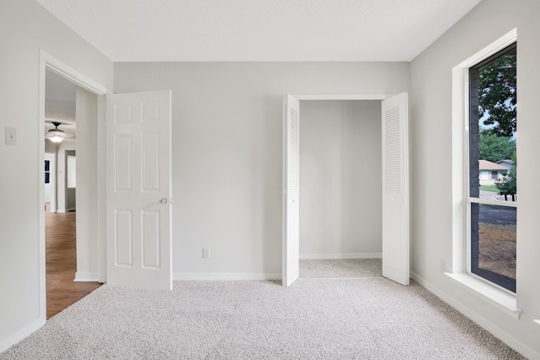 Photo 19 of 25 - 2233 Biscayne Dr W, Irving, TX 75060