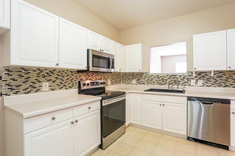 Photo 2 of 25 - 8302 Aspen Mountain Ct, Raleigh, NC 27616
