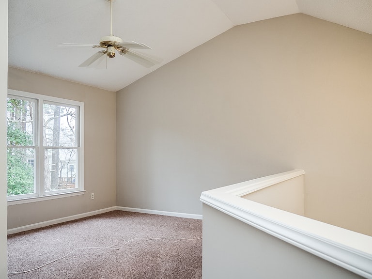 Photo 11 of 27 - 1007 Pagoda Pl, Knightdale, NC 27545