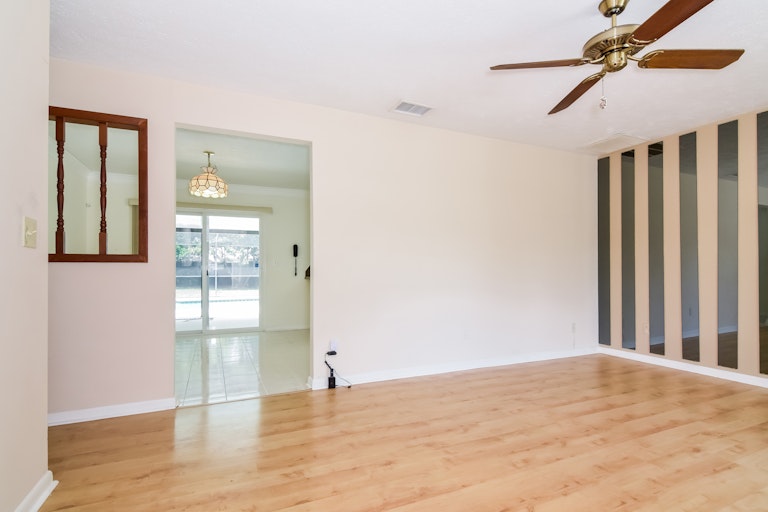 Photo 6 of 25 - 1212 Cedar Tree Ln, Seffner, FL 33584