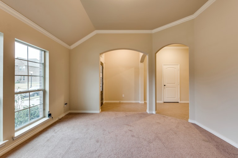 Photo 9 of 28 - 13801 Bluebell Dr, Little Elm, TX 75068