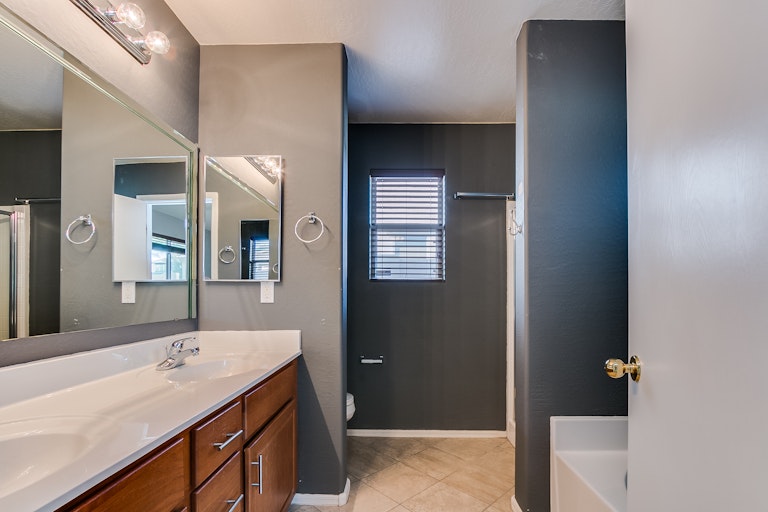 Photo 18 of 31 - 9920 W Hess St, Tolleson, AZ 85353