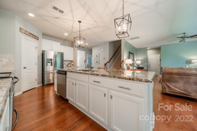 Photo 9 of 38 - 5726 Kildare Ct, Belmont, NC 28012