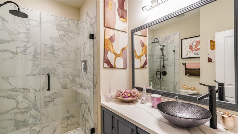 Photo 31 of 39 - 6707 Eastchester Dr, Katy, TX 77493