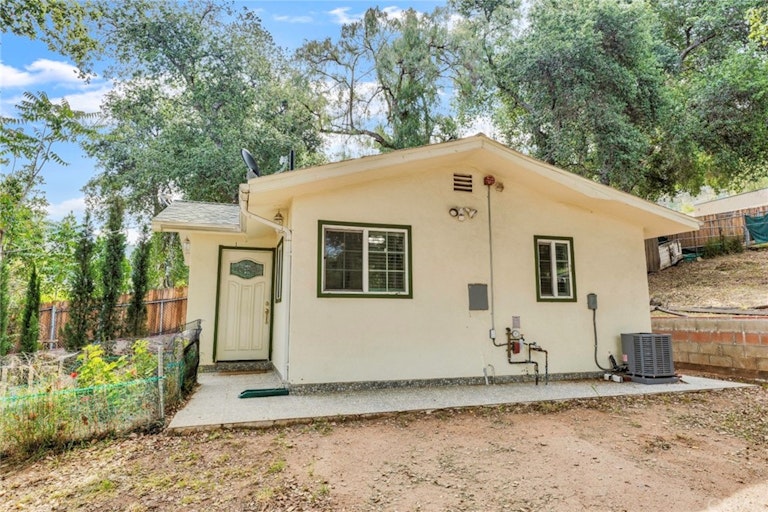 Photo 25 of 47 - 7814 McGroarty St, Sunland, CA 91040