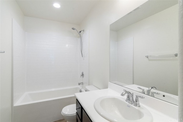 Photo 9 of 40 - 29312 Abelia Ln, Lake Elsinore, CA 92530