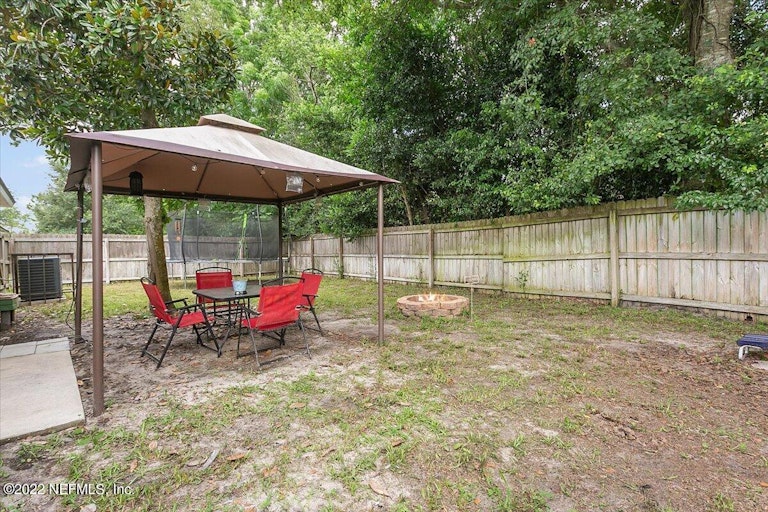 Photo 17 of 17 - 4507 Glendas Meadow Dr, Jacksonville, FL 32210