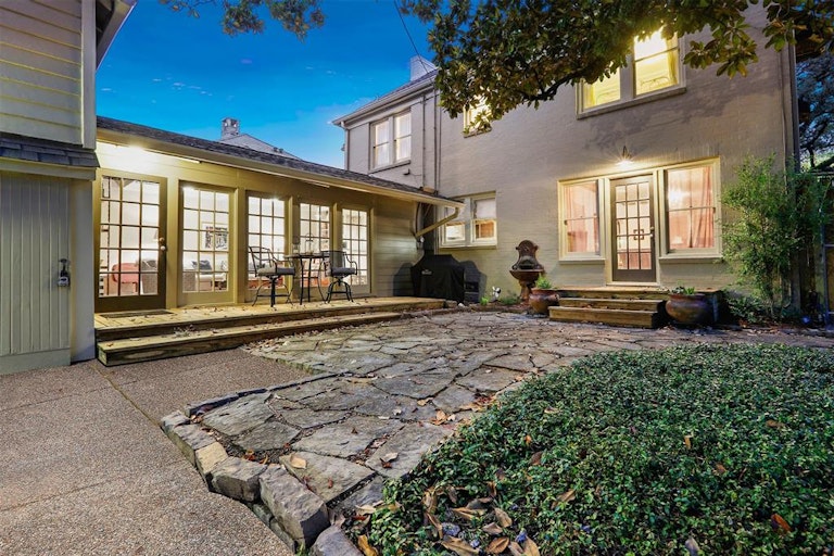 Photo 37 of 49 - 2203 University Blvd, Houston, TX 77030