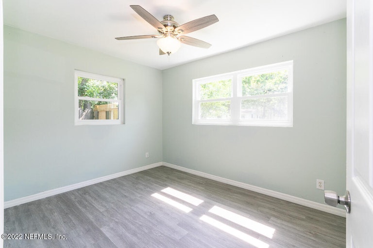 Photo 10 of 17 - 13350 Beall Ave, Jacksonville, FL 32218